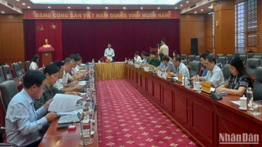 Quang cảnh cuộc họp.