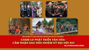 Tổng Bí thư Nguyễn Phú Trọng thăm hỏi, chúc Tết nhân dân Thủ đô Hà Nội đang vui xuân bên Đền Ngọc Sơn. Ảnh: Trí Dũng - TTXVN