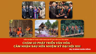 Tổng Bí thư Nguyễn Phú Trọng thăm hỏi, chúc Tết nhân dân Thủ đô Hà Nội đang vui xuân bên Đền Ngọc Sơn. Ảnh: Trí Dũng - TTXVN