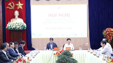 Các đại biểu dự hội nghị.