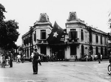 Công an Thủ đô thực hiện nhiệm vụ bảo đảm an ninh trật tự trong những ngày tháng đầu sau tiếp quản