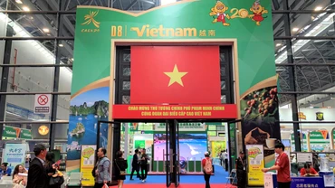 [Video] Ấn tượng gian hàng Việt Nam tại Hội chợ CAEXPO 