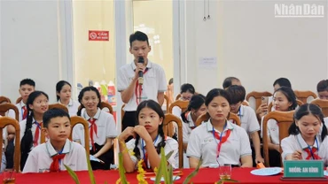 Trẻ em tỉnh Cao Bằng trình bày mong muốn tại Diễn đàn.