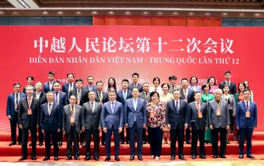 Các đại biểu dự Diễn đàn nhân dân Việt-Trung lần thứ 12.