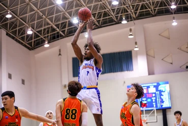 Nha Trang Dolphins chiến thắng Danang Dragons với tỷ số 85-68. (Ảnh: VBA)