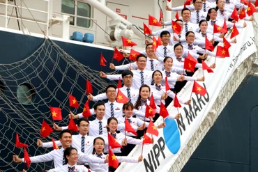 Đoàn đại biểu thanh niên Việt Nam tham dự chương trình Tàu thanh niên Đông Nam Á và Nhật Bản. Ảnh: Lê Thanh