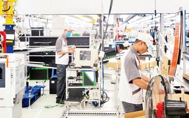 Sản xuất công nghiệp trong Khu công nghiệp Vsip Hải Phòng.