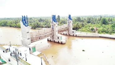 Cống Rạch Gầm (huyện Châu Thành) đã hoàn thành và đưa vào sử dụng giúp ngăn mặn, trữ ngọt trong mùa khô tới.