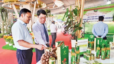 Gian trưng bày sản phẩm OCOP tại Hội chợ-Triển lãm giống, nông nghiệp công nghệ cao Thành phố Hồ Chí Minh năm 2023.