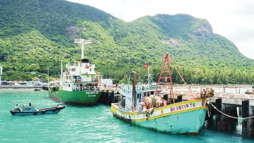 Bến tàu ở Côn Ðảo.
