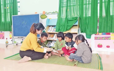 Từ khi có điện lưới quốc gia, việc học của các em học sinh Canh Giao đã thuận lợi hơn rất nhiều so với trước đây.