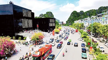 Thành phố Hạ Long ngày càng phát triển năng động, xứng đáng là trung tâm kinh tế của tỉnh Quảng Ninh.