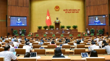 Bộ trưởng Y tế Đào Hồng Lan báo cáo tại phiên họp Quốc hội, chiều 26/6