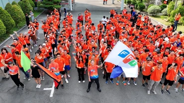 Cán bộ, nhân viên FPT cùng kick-off giải chạy Happy Run 2024.