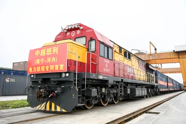 Tuyến đường sắt chạy bằng điện Nam Ninh (Trung Quốc)–Hà Nội.