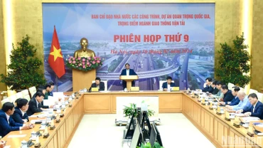 [Ảnh] Thủ tướng chủ trì Phiên họp thứ 9 Ban Chỉ đạo các công trình giao thông vận tải trọng điểm
