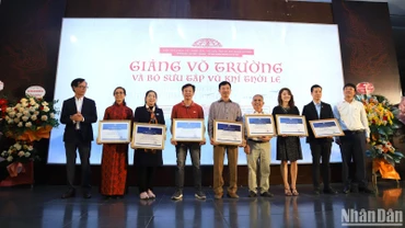 Sự kiện cũng là dịp để tôn vinh các nghệ nhân, thợ giỏi.