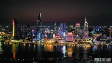 Vẻ đẹp của Thành phố Hồ Chí Minh về đêm. (Ảnh: THÀNH ĐẠT)