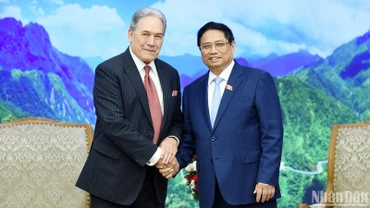 Thủ tướng Phạm Minh Chính đón Phó Thủ tướng, Bộ trưởng Ngoại giao New Zealand Winston Peters.