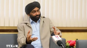 Giáo sư Bilveer Singh, Đại học Quốc gia Singapore trả lời phỏng vấn TTXVN. (Ảnh: TTXVN)