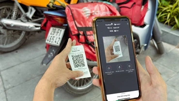 Từ ngày 15/4, thành phố Hà Nội bắt đầu thí điểm thu phí gửi xe không tiền mặt.
