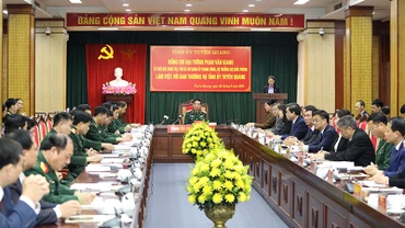 Đại tướng Phan Văn Giang, Ủy viên Bộ Chính trị, Phó Bí thư Quân ủy Trung ương, Bộ trưởng Quốc phòng chủ trì buổi làm việc.