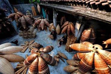 Nghề đan đó đã tồn tại qua hàng trăm năm ở làng Tất Viên, xã Thủ Sỹ (huyện Tiên Lữ, tỉnh Hưng Yên). Ảnh: Đăng Khoa
