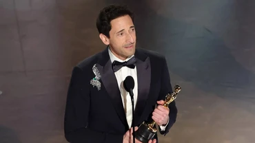 Adrien Nicholas Brody phát biểu sau khi được nhận tượng vàng Oscar lần thứ hai.
