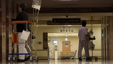Bệnh viện ở thủ đô Seoul rơi vào tình trạng thiếu nhân viên y tế trầm trọng.