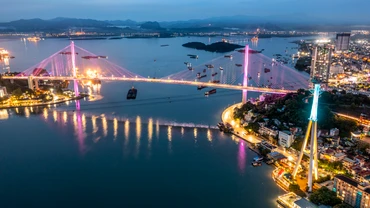 Hạ tầng giao thông - "Bàn đạp" cho thương mại Quảng Ninh phát triển