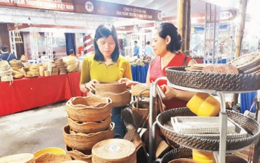 Các sản phẩm mây tre đan được đổi mới để tăng tính ứng dụng và thu hút người tiêu dùng hơn.