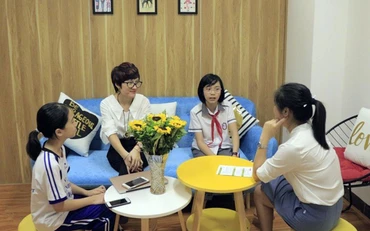 Tham vấn tâm lý cho học sinh Trường THCS Ban Mai, quận Hà Đông (Hà Nội). (Ảnh Hải Bình)