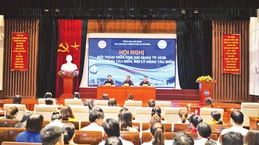 Hội nghị đối thoại giữa Cục Hải quan thành phố với các hãng tàu biển, đại lý hãng tàu biển.