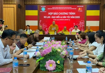 Ban tổ chức thông tin về Chương trình "Vu lan-đạo hiếu & dân tộc năm 2025. (Ảnh: HUY LÊ)