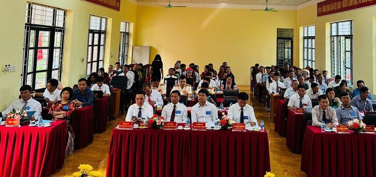Đại biểu dự Đại hội Đảng bộ xã Tìa Dình lần thứ nhất, nhiệm kỳ 2025-2030 vào chiều ngày 19/8. img-7919.jpg