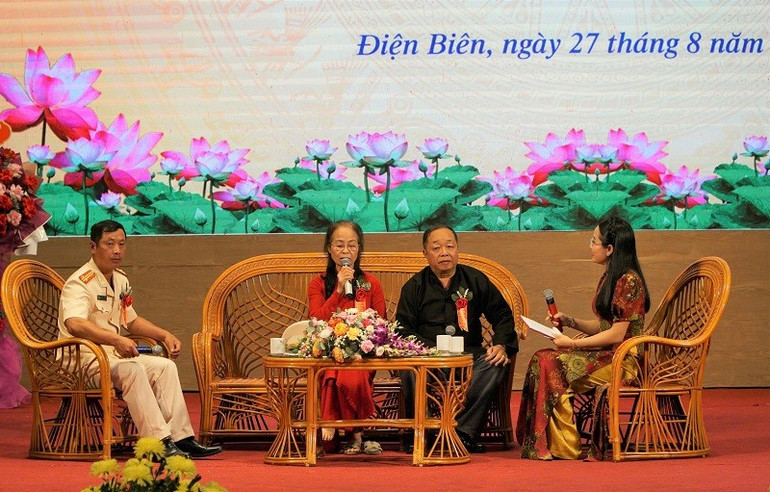 Các cá nhân được tôn vinh điển hình tiên tiến chia sẻ động lực thôi thúc họ hành động, làm việc vì cộng đồng góp phần lan tỏa việc làm ý nghĩa... img-8161-1.jpg