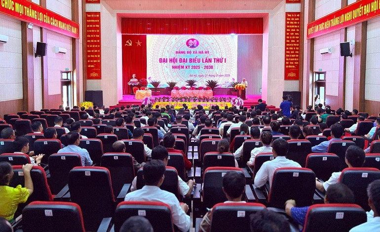 Quang cảnh Đại hội đại biểu Đảng bộ xã Nà Hỳ, tỉnh Điện Biên. 5f0d8d54bf70bda189e16a2915d3b8da.jpg