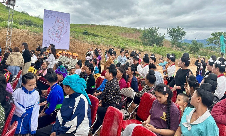 Oamenii din toate grupurile etnice din comuna de graniță Nua Ngam au fost martori cu bucurie la ceremonia de inaugurare a construcției Școlii Internivele Nua Ngam, care a avut loc în dimineața zilei de 2 noiembrie. img-0052.jpg