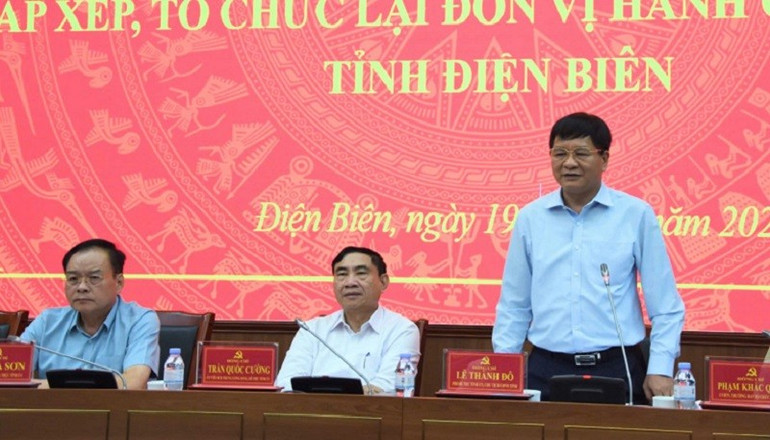 Đồng chí Lê Thành Đô, Chủ tịch Ủy ban nhân dân tỉnh Điện Biên đề nghị các huyện phải tập trung hoàn thiện các công việc để sẵn sàng bàn giao cho cấp xã mới tiếp nhận đi vào hoạt động. img-5857.jpg