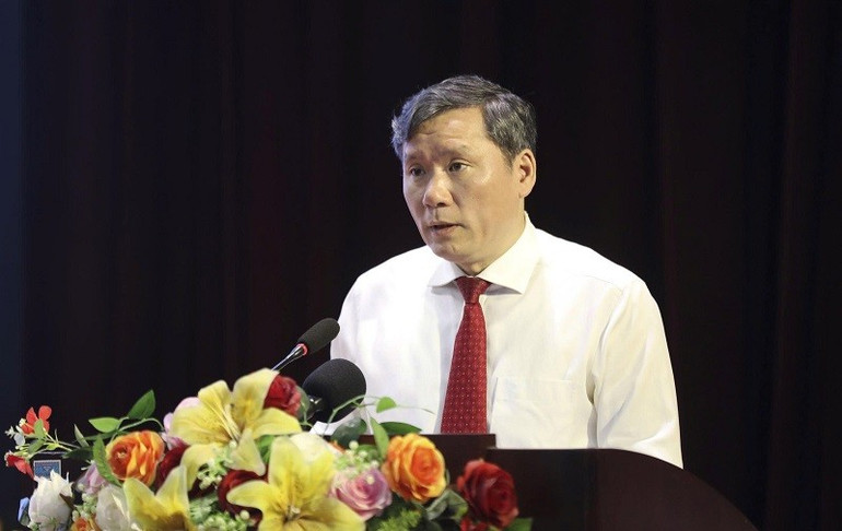 Giáo sư, Tiến sĩ Lê Văn Lợi, Phó Giám đốc Học viện Chính trị quốc gia Hồ Chí Minh, phát biểu tại hội thảo. img-7796.jpg