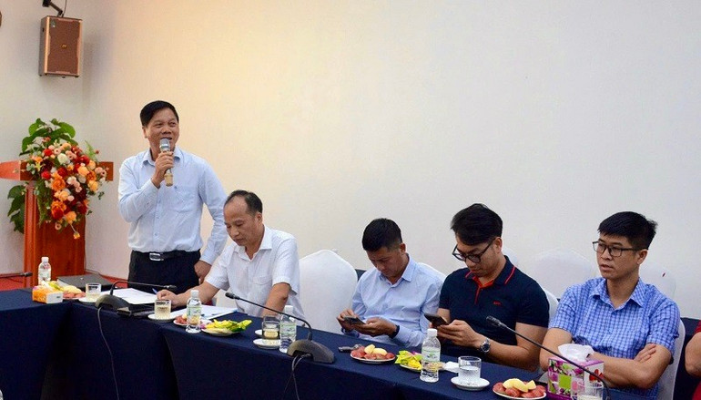 Ông Bùi Đức Giang, Chủ tịch Hiệp hội Doanh nghiệp tỉnh Điện Biên chia sẻ kinh nghiệm nắm bắt, giải quyết các khó khăn của doanh nghiệp khi địa phương thực hiện chuyển giao theo mô hình chính quyền địa phương hai cấp. img-9469.jpg