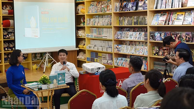 Quang cảnh chương trình giao lưu. (Ảnh: Mạnh Hảo)