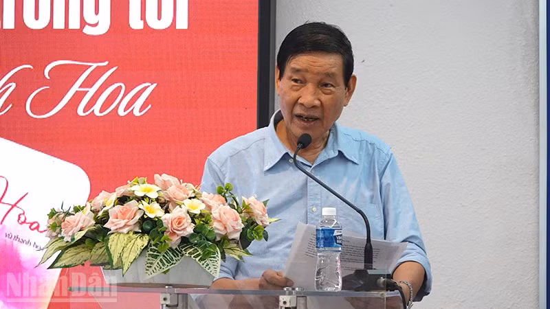 Phó Giáo sư, Tiến sĩ Ngô Minh Oanh chia sẻ về tập thơ ndo_bl_dsc01737-copy.jpg