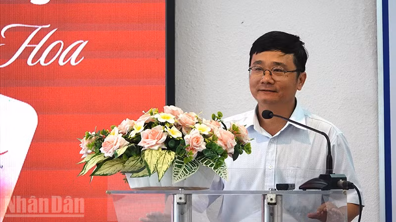 Nhà thơ Lê Thiếu Nhơn chia sẻ về ba tập thơ của nhà thơ Vũ Thanh Hoa. ndo_bl_dsc01759-copy.jpg