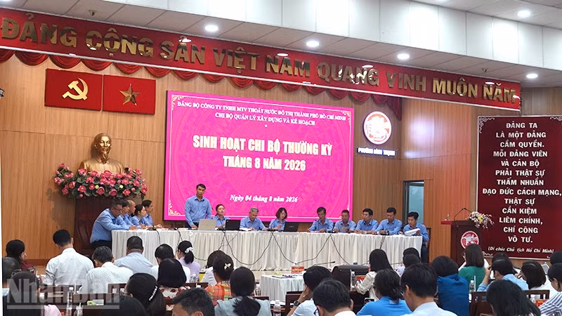 Quang cảnh buổi sinh hoạt chi bộ "mẫu". (Ảnh: LINH BẢO)