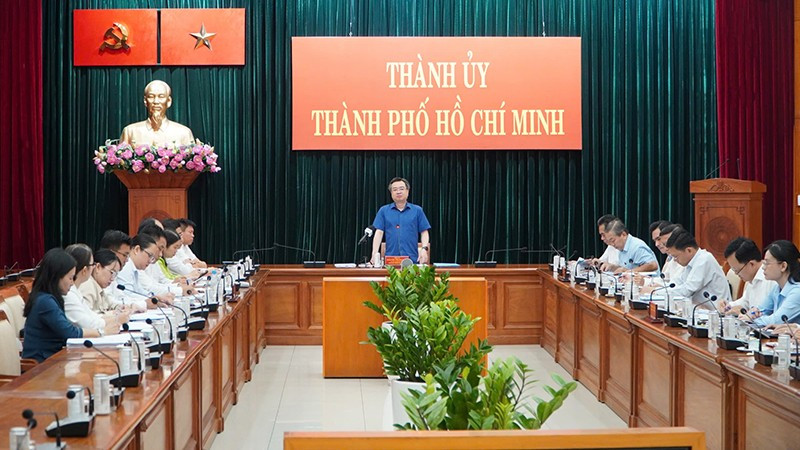 Đồng chí Nguyễn Thanh Nghị, Phó Bí thư Thường trực Thành ủy Thành phố Hồ Chí Minh, Tổ trưởng Tổ công tác số 1 Ban chỉ đạo đại hội Thành ủy Thành phố Hồ Chí Minh phát biểu chỉ đạo tại buổi làm việc của đoàn với phường Lái Thiêu và Tân Phước (Ảnh: Cộng tác viên).