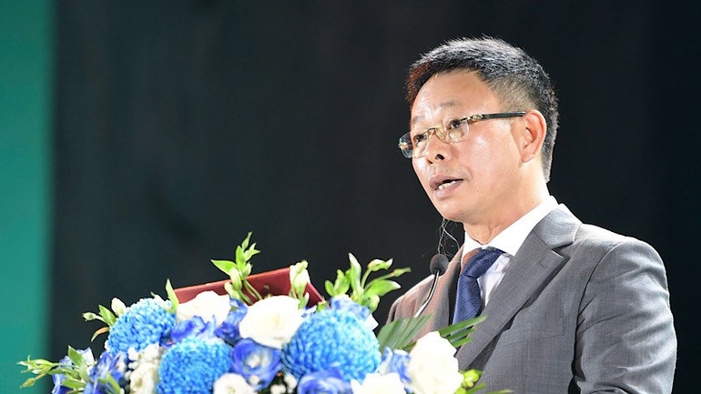 Promluvil novinář Phung Cong Suong, šéfredaktor novin Tien Phong. img-4677.jpg