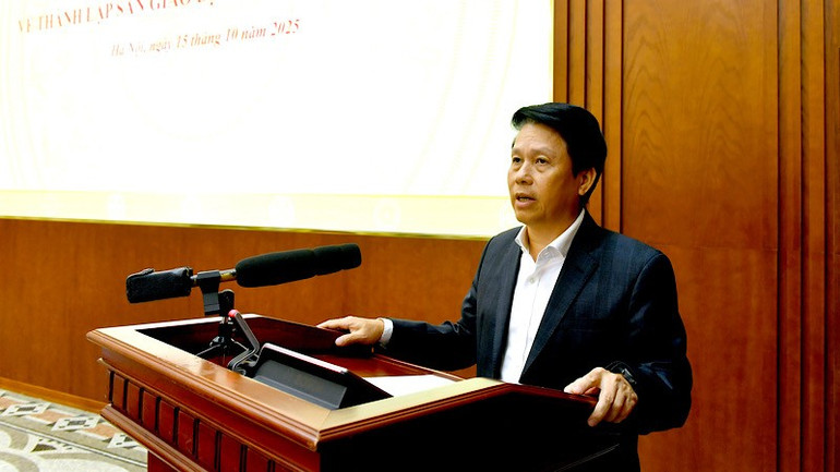Viceguvernatorul Băncii de Stat, Pham Tien Dung, a ținut discursul de deschidere al seminarului. img-4605.jpg