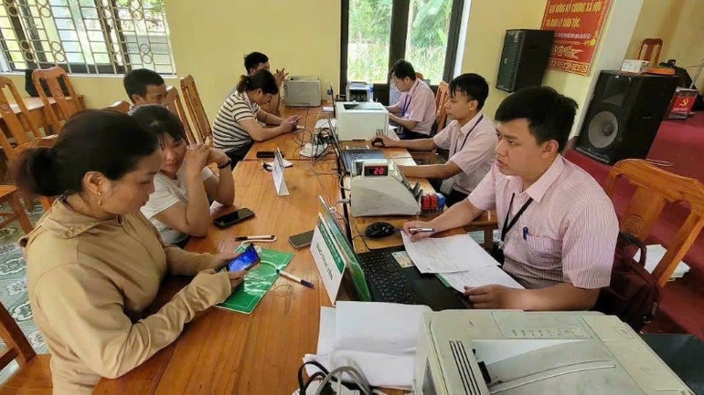 Điểm giao dịch của Ngân hàng Chính sách xã hội tỉnh Phú Thọ tích cực hoạt động phục vụ nhân dân. diem-giao-dich-cua-nhcsxh-phu-tho-tich-cuc-hoat-dong-phuc-vu-nhan-dan-2.jpg
