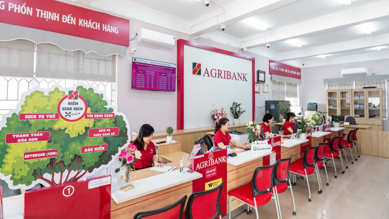 Mỗi cán bộ Agribank đều nghiêm túc thực hiện và triển khai việc thực hành tiết kiệm, chống lãng phí. img-2621.jpg
